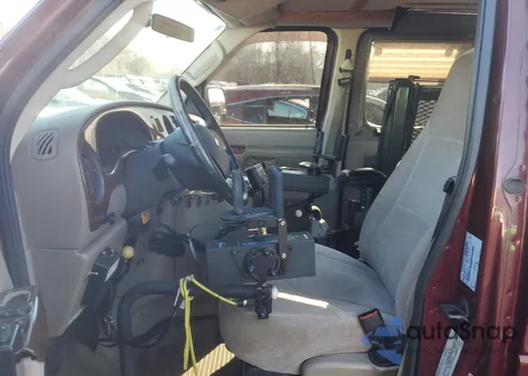 2005 Ford Econoline E250 Van z USA, uszkodzony, nr VIN 1FDNE24L05HA77902